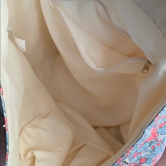 Floral backpack - Picture 4 of 4